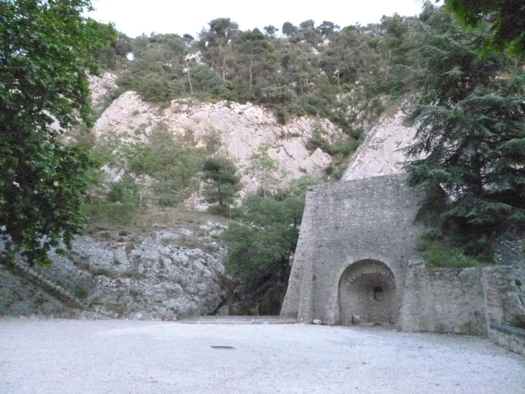 Gite Fa Mille Maison Bleu Robion en Luberon Екстер'єр фото