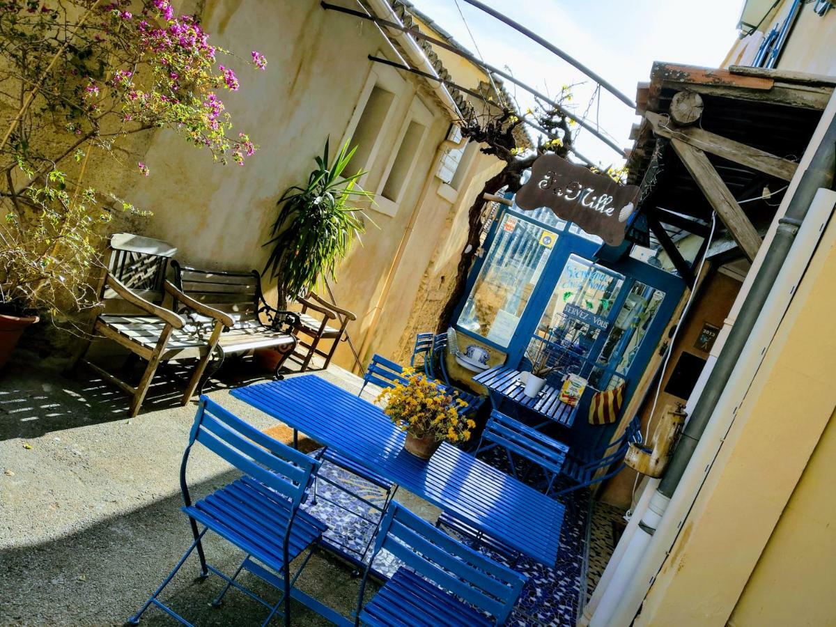 Gite Fa Mille Maison Bleu Robion en Luberon Екстер'єр фото